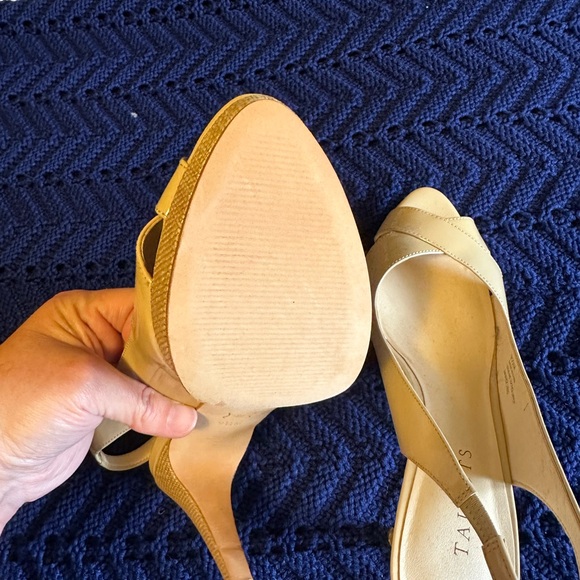 Women’s heels, Talbots - Picture 4 of 4